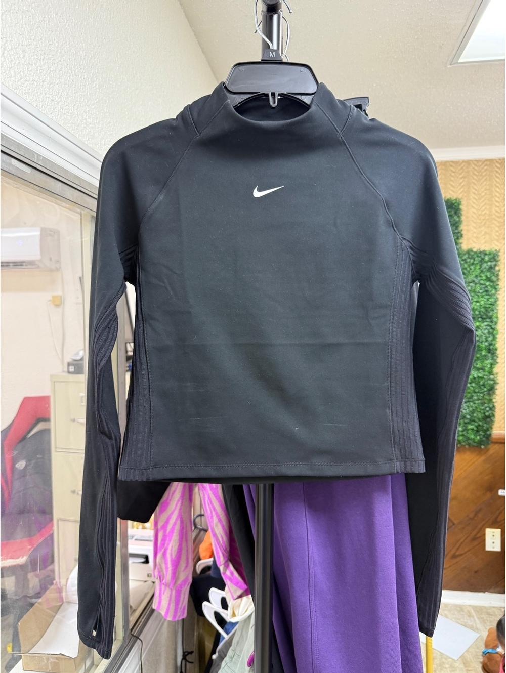 NWT Women’s Nike long sleeve M